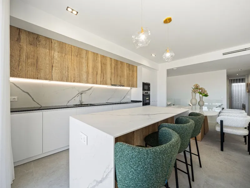 Дуплекс с собственным садом и видом на море в Finestrat, Alicante