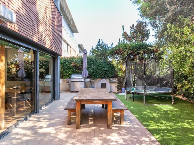 Luxury Family Home with Pool and Panoramic Views in Upper Sarria, Barcelona