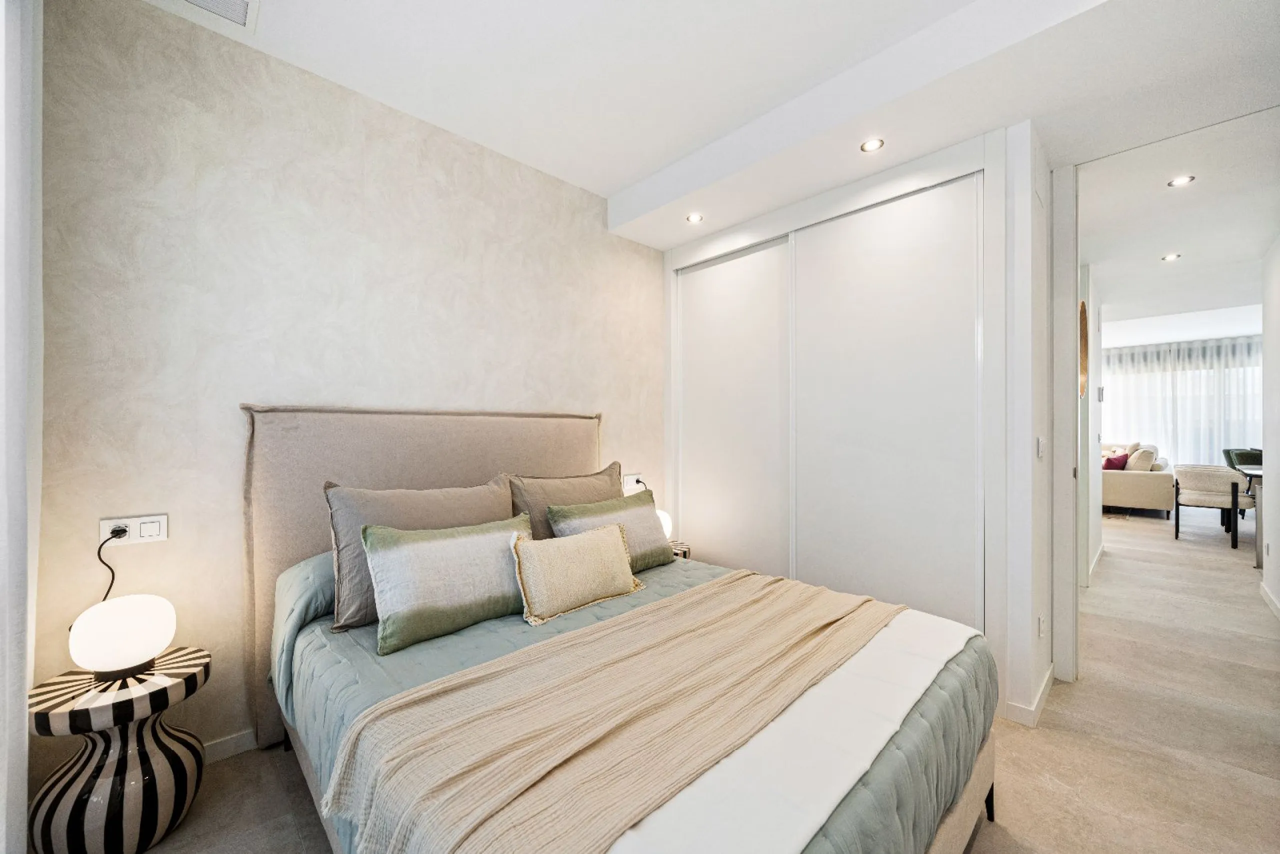 Дуплекс с собственным садом и видом на море в Finestrat, Alicante