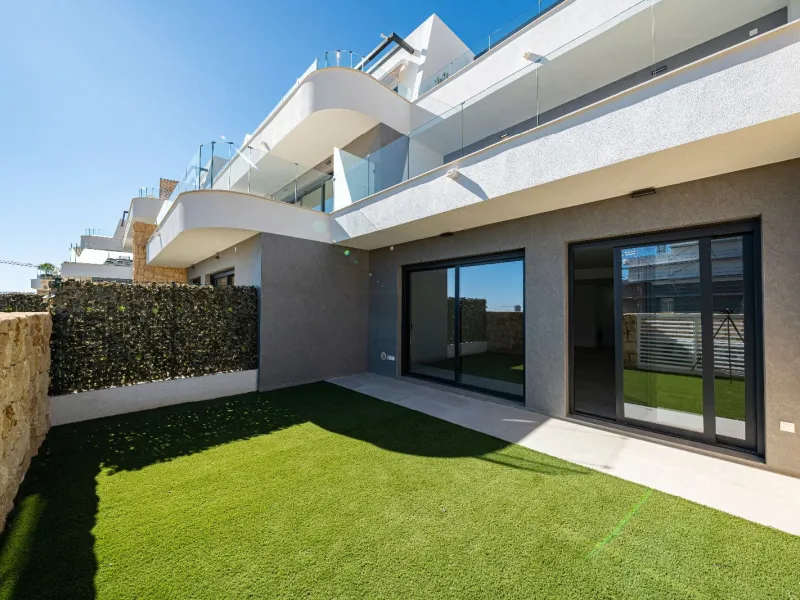 Дуплекс с собственным садом и видом на море в Finestrat, Alicante