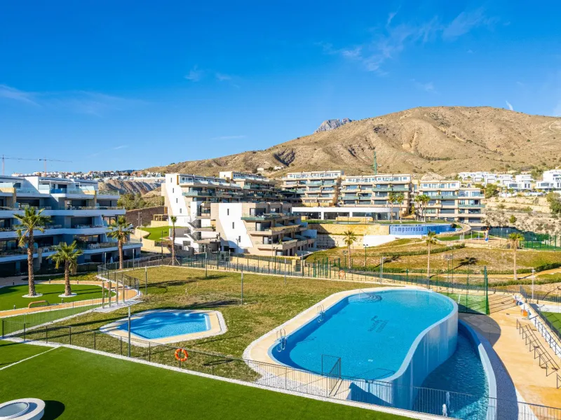 Ground-Floor Duplex with Private Garden and Sea Views in Finestrat, Alicante