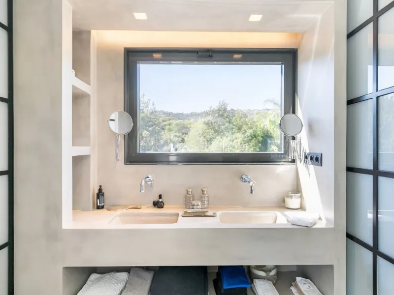 Luxury Family Home with Pool and Panoramic Views in Upper Sarria, Barcelona