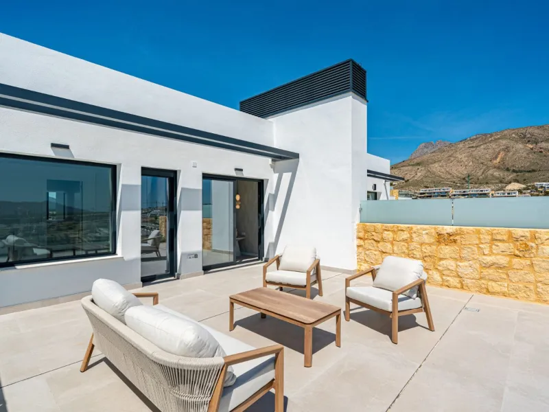 Пентхаус-дуплекс с собственным солярием и видом на море в Finestrat, Alicante
