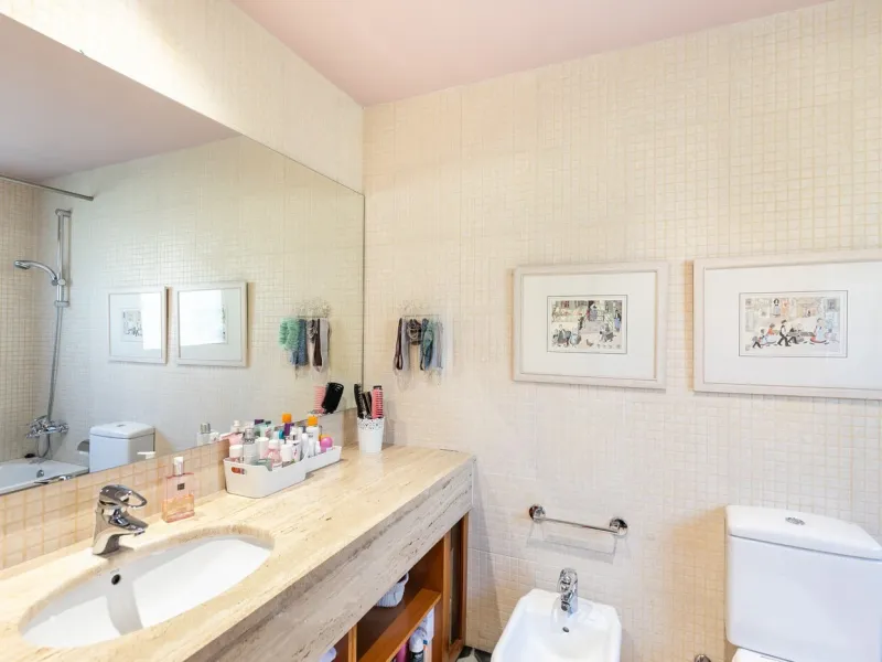 Luxury Family Home with Pool and Panoramic Views in Upper Sarria, Barcelona