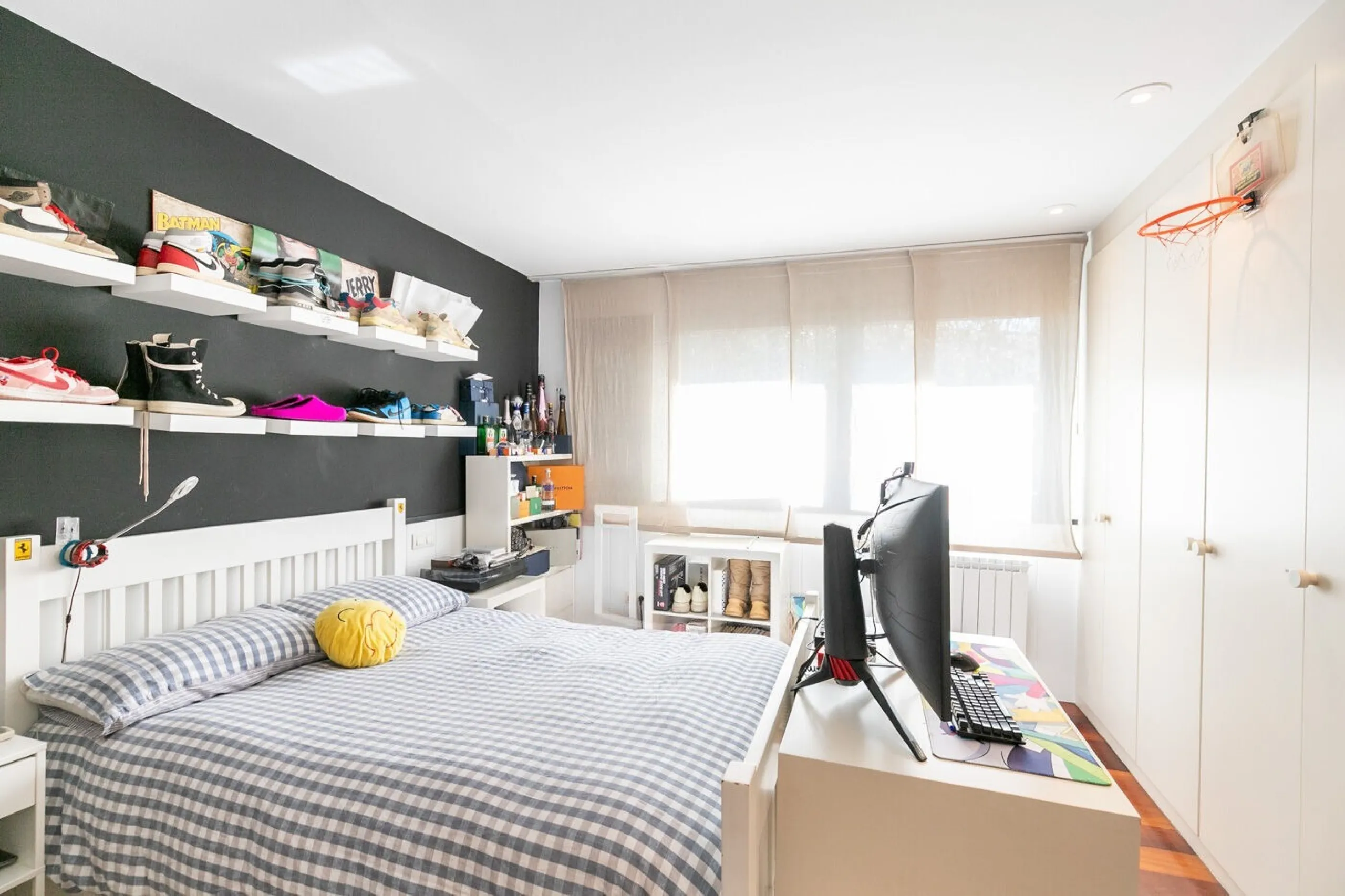 Luxury Family Home with Pool and Panoramic Views in Upper Sarria, Barcelona