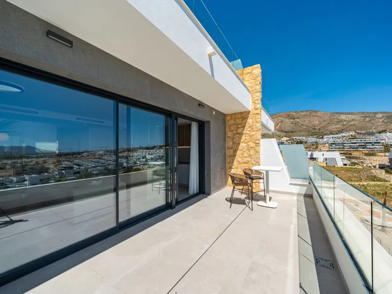 Пентхаус-дуплекс с собственным солярием и видом на море в Finestrat, Alicante