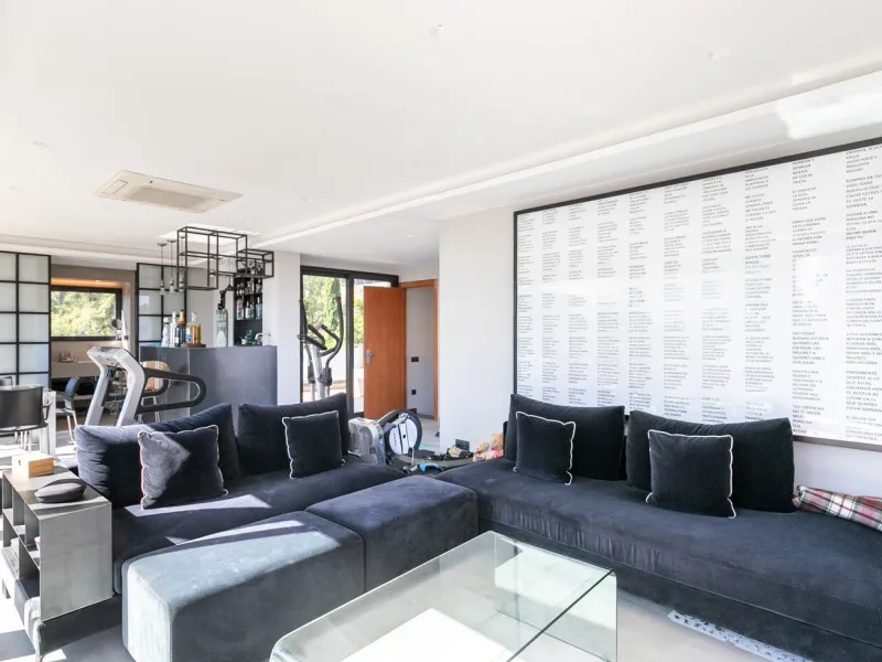Luxury Family Home with Pool and Panoramic Views in Upper Sarria, Barcelona