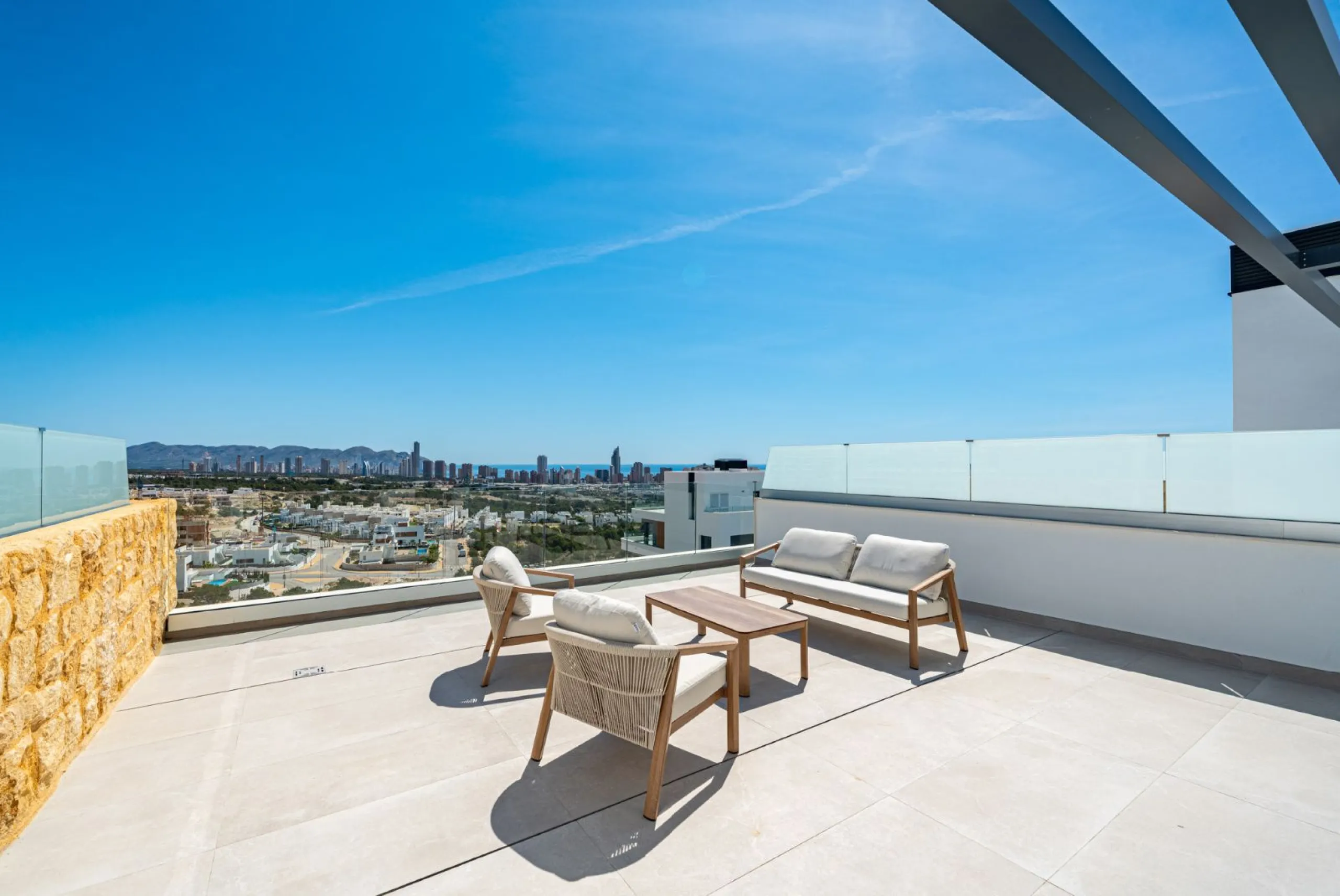 Duplex Penthouse with Private Solarium and Sea Views in Finestrat, Alicante
