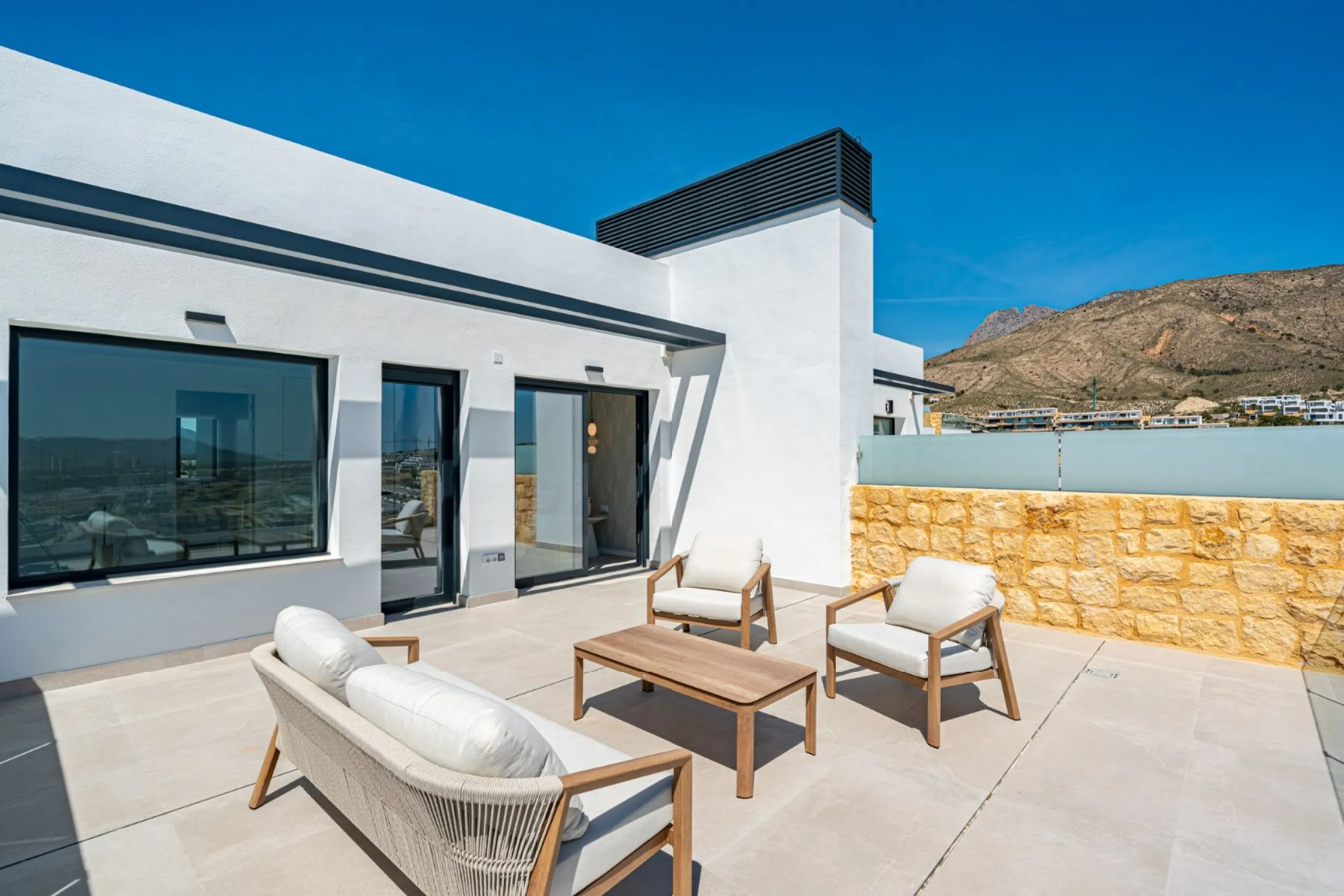 Duplex Penthouse with Private Solarium and Sea Views in Finestrat, Alicante