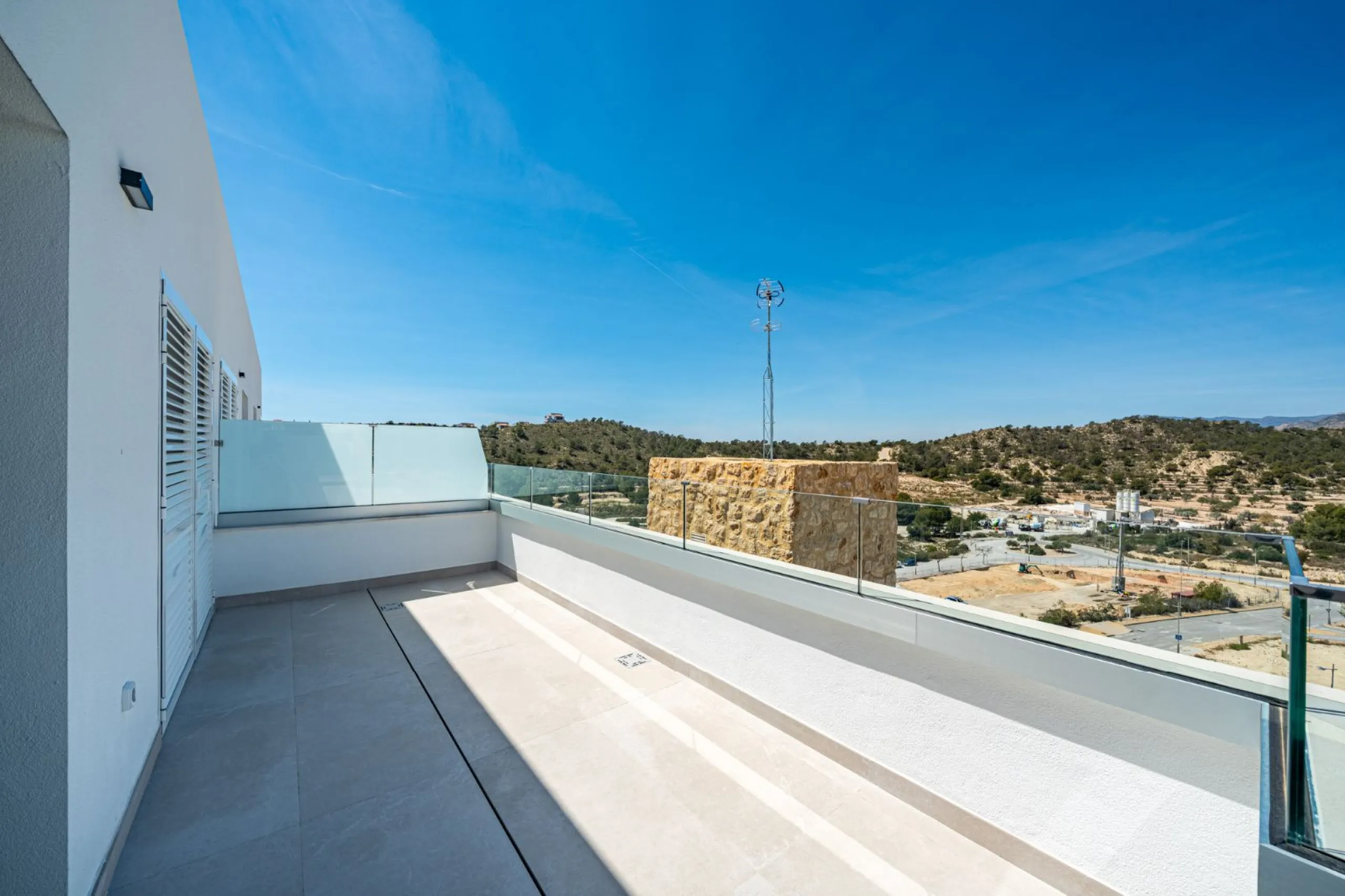 Duplex Penthouse with Private Solarium and Sea Views in Finestrat, Alicante