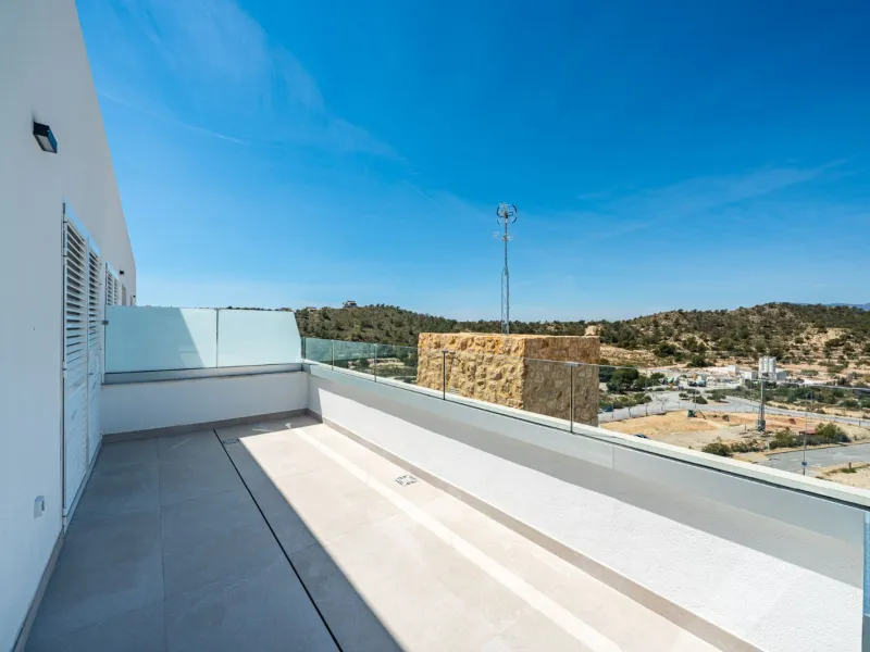 Duplex Penthouse with Private Solarium and Sea Views in Finestrat, Alicante