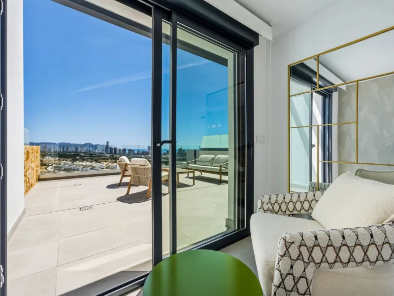 Duplex Penthouse with Private Solarium and Sea Views in Finestrat, Alicante