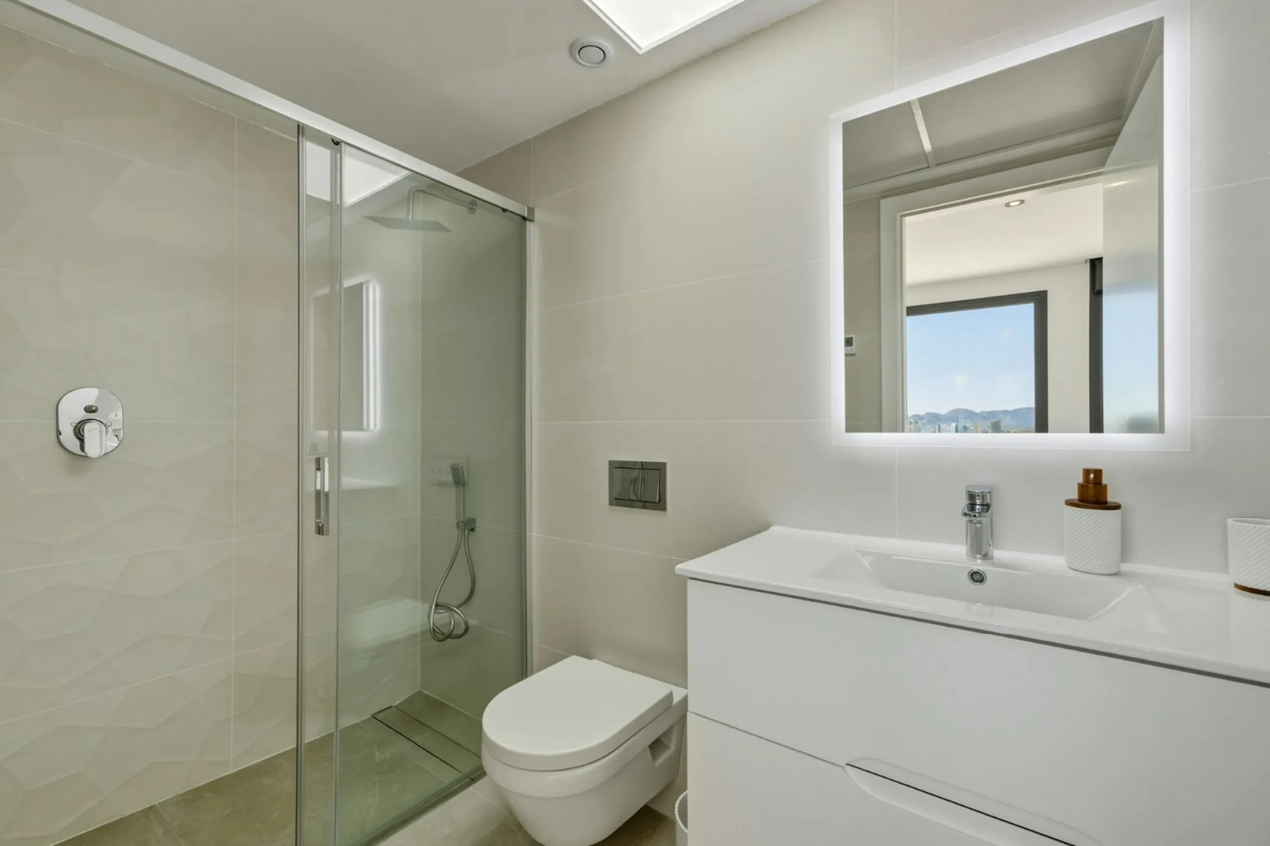Duplex Penthouse with Private Solarium and Sea Views in Finestrat, Alicante