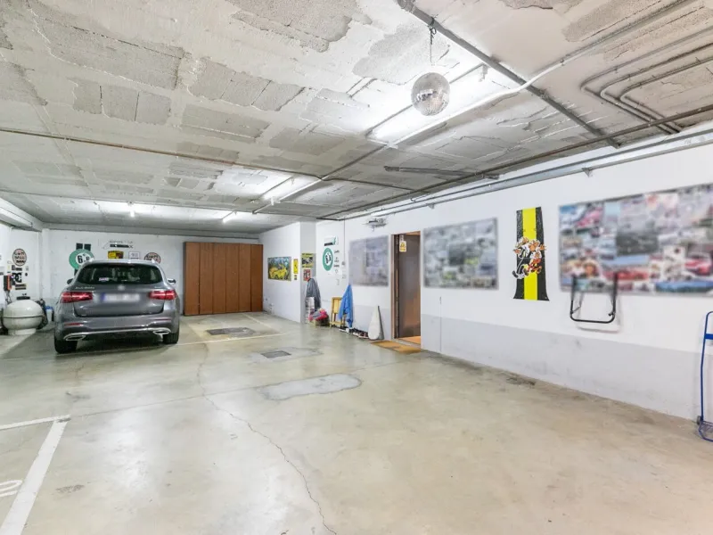 Luxury Family Home with Pool and Panoramic Views in Upper Sarria, Barcelona