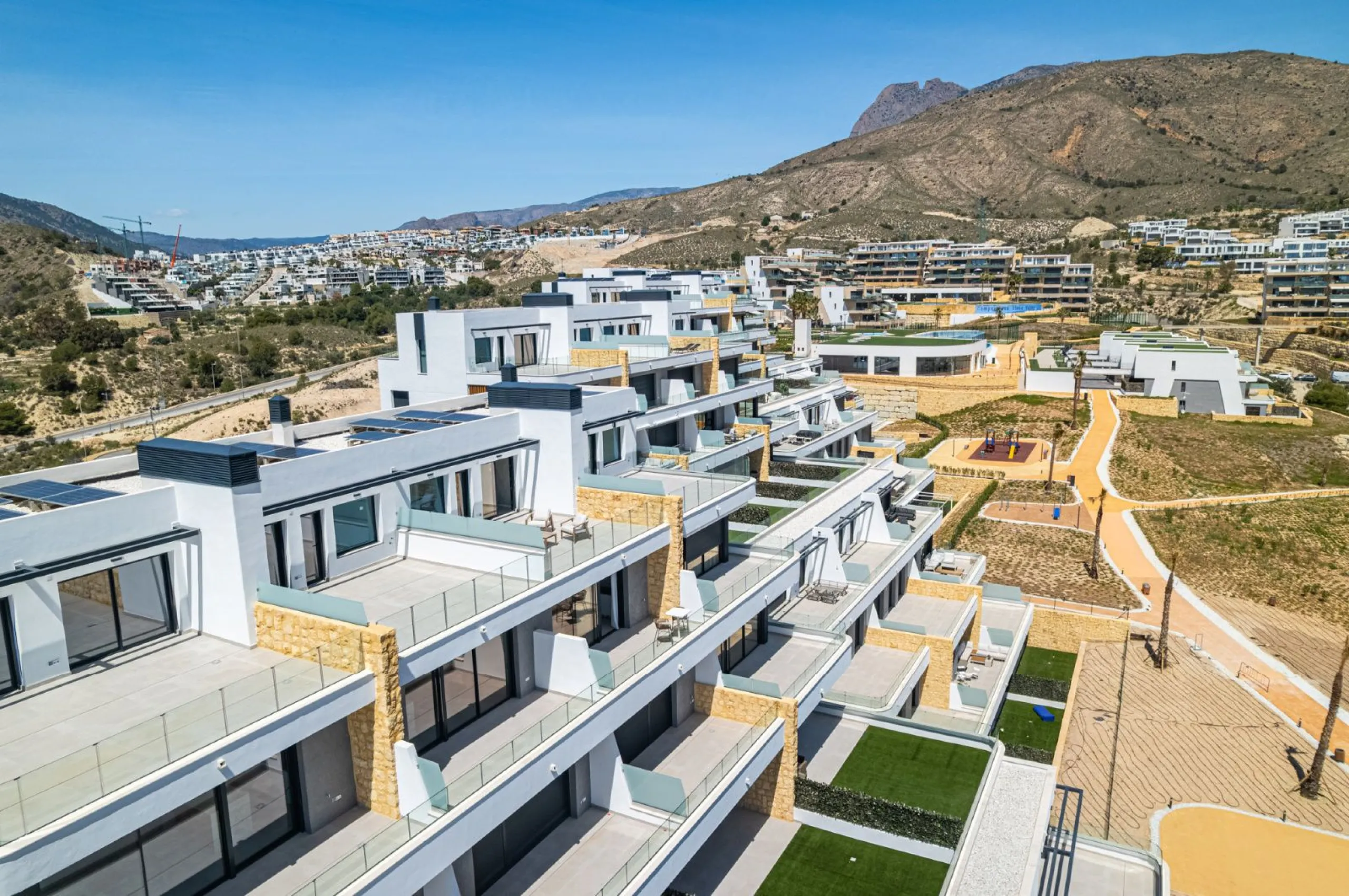 Duplex Penthouse with Private Solarium and Sea Views in Finestrat, Alicante