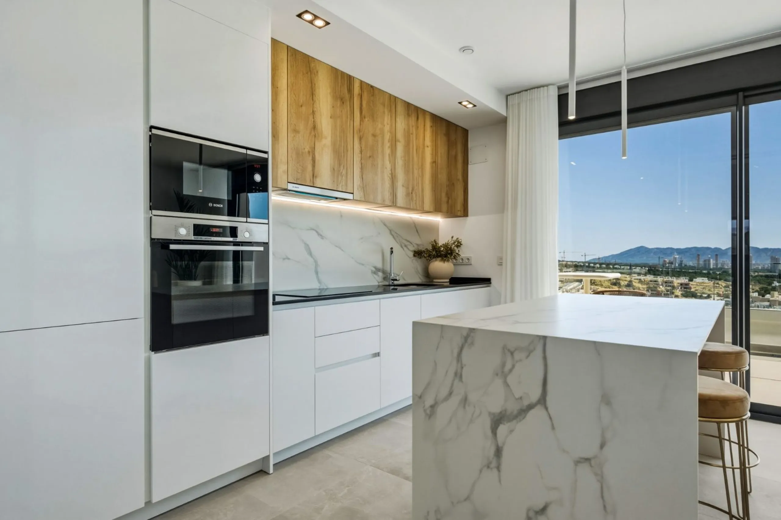 Duplex Penthouse with Private Solarium and Sea Views in Finestrat, Alicante