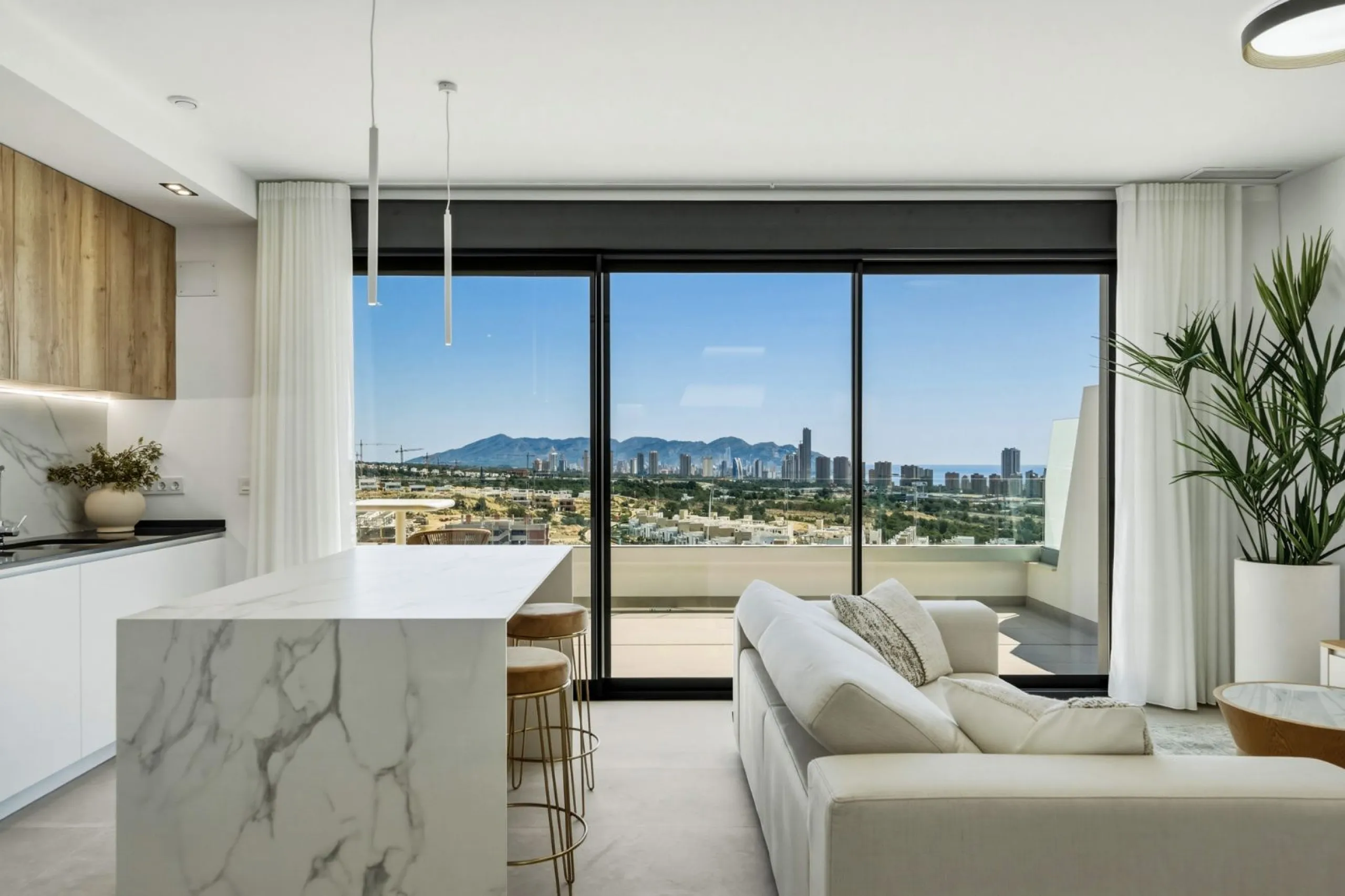 Duplex Penthouse with Private Solarium and Sea Views in Finestrat, Alicante