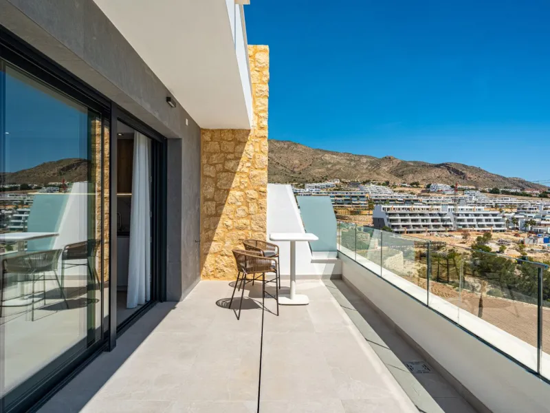 Duplex Penthouse with Private Solarium and Sea Views in Finestrat, Alicante