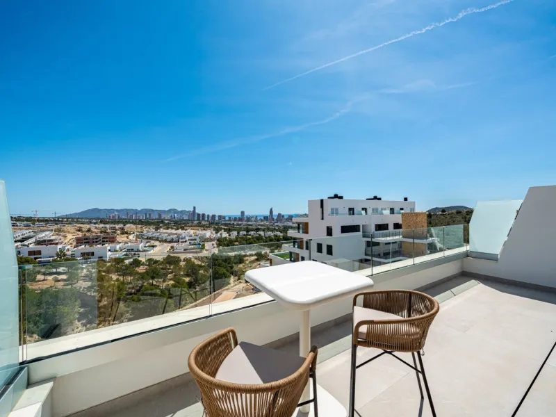 Duplex Penthouse with Private Solarium and Sea Views in Finestrat, Alicante