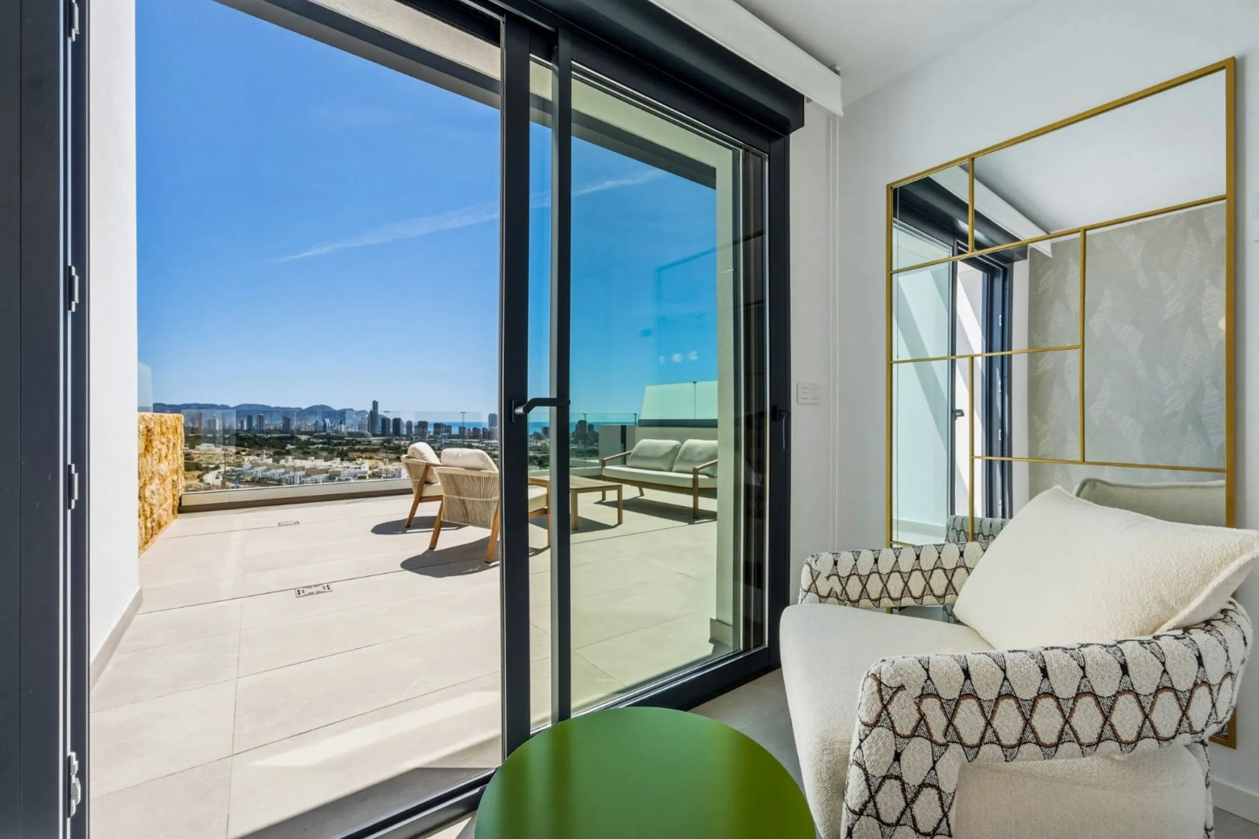 Пентхаус-дуплекс с собственным солярием и видом на море в Finestrat, Alicante