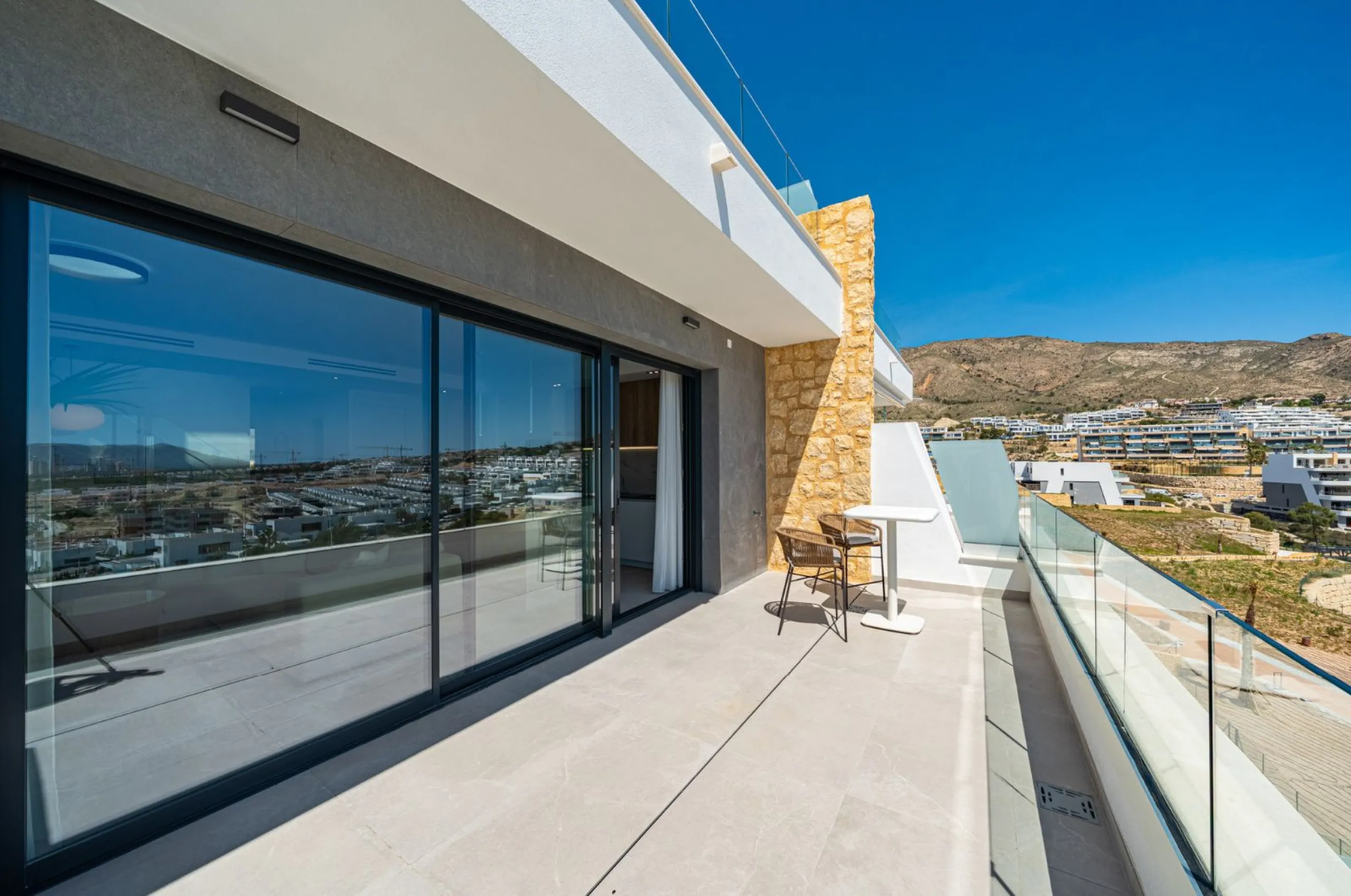 Пентхаус-дуплекс с собственным солярием и видом на море в Finestrat, Alicante