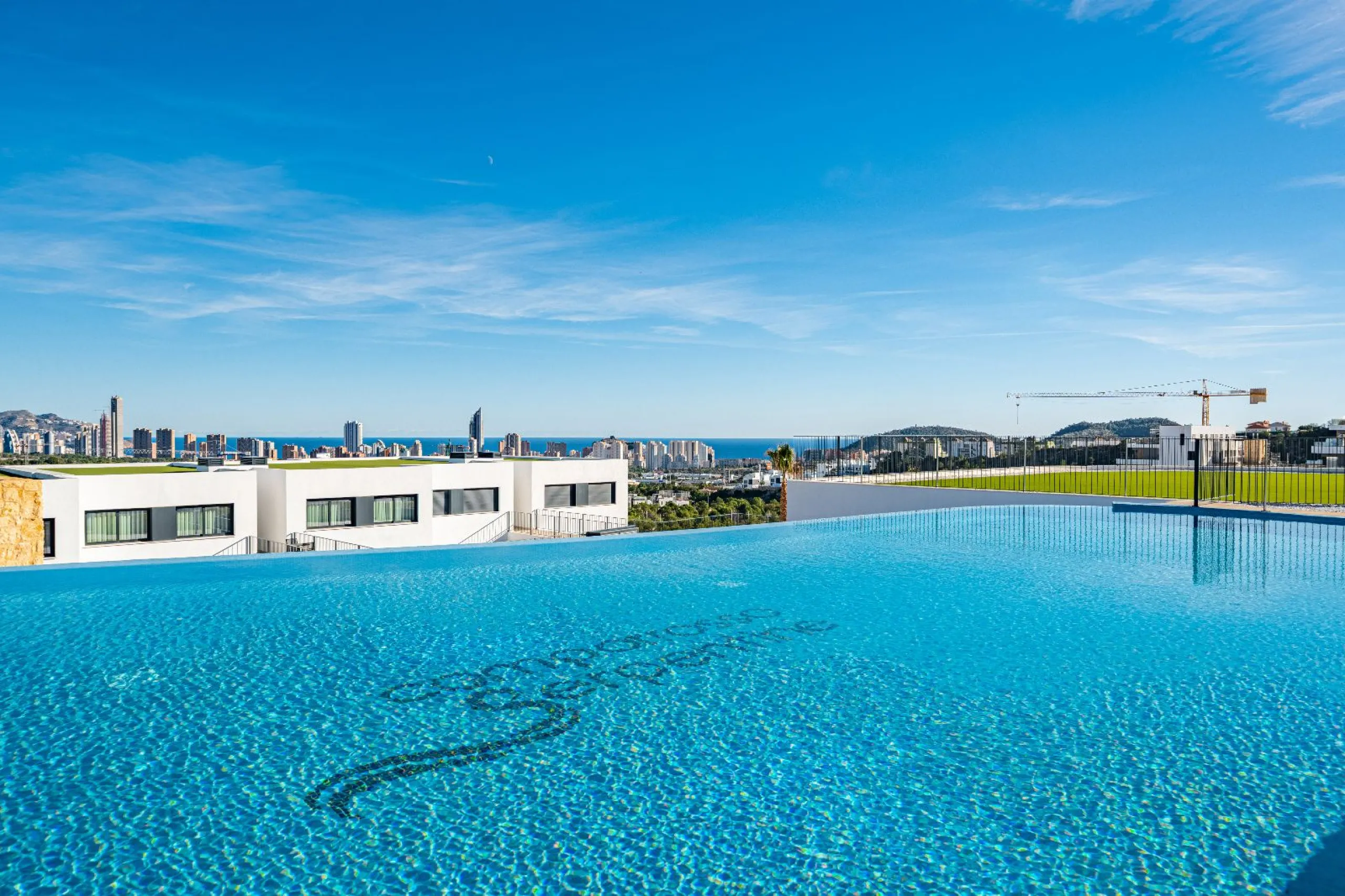 Ground-Floor Duplex with Private Garden and Sea Views in Finestrat, Alicante