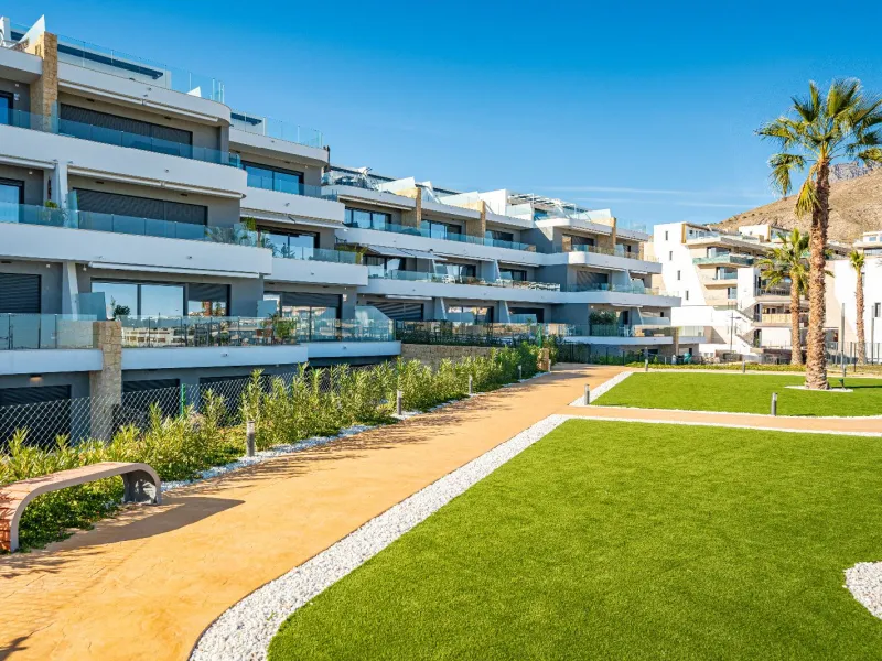 Ground-Floor Duplex with Private Garden and Sea Views in Finestrat, Alicante