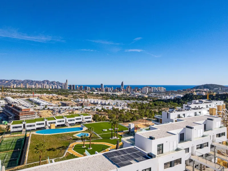 Ground-Floor Duplex with Private Garden and Sea Views in Finestrat, Alicante