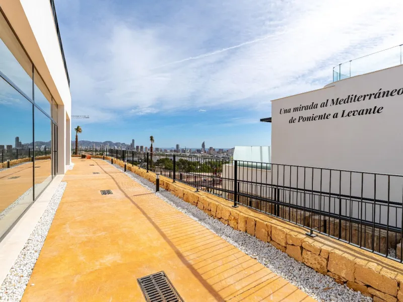 Ground-Floor Duplex with Private Garden and Sea Views in Finestrat, Alicante
