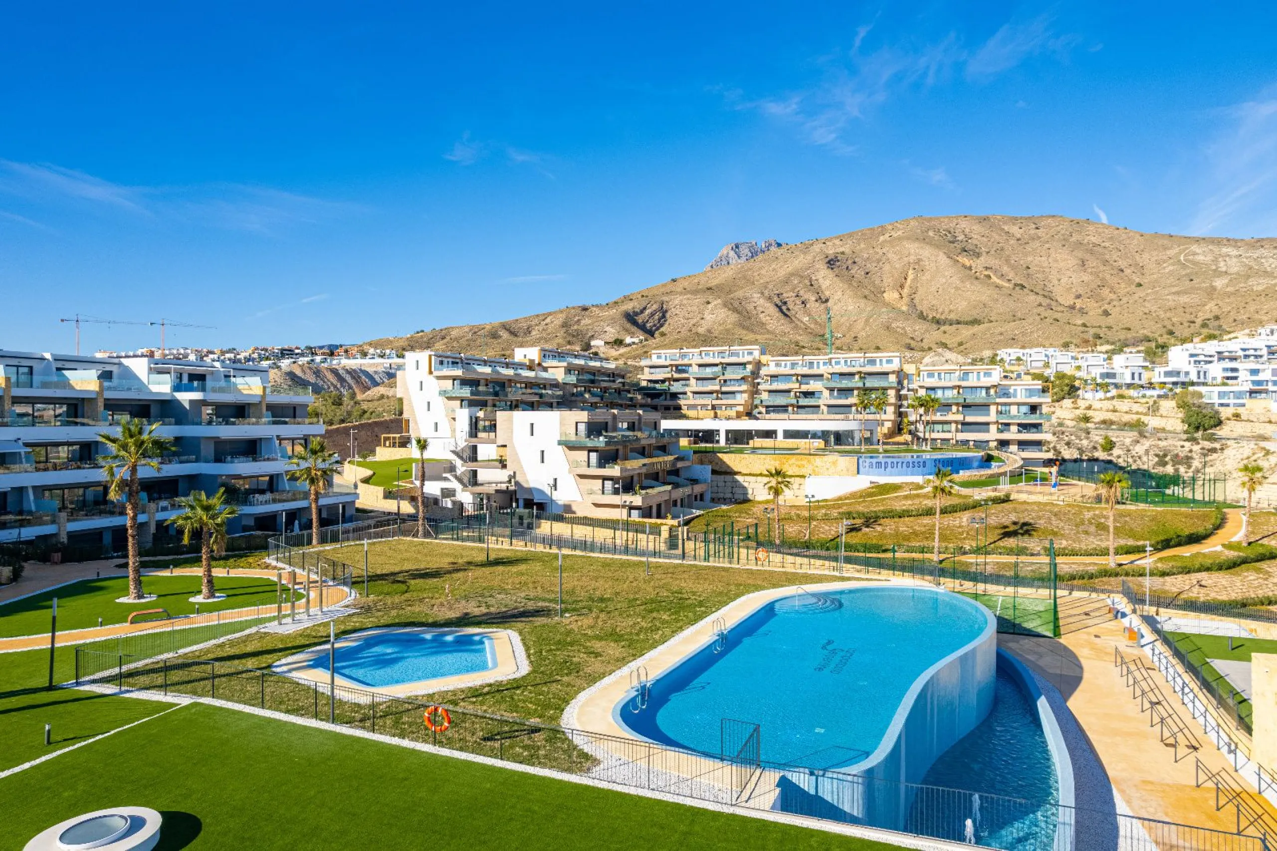 Ground-Floor Duplex with Private Garden and Sea Views in Finestrat, Alicante