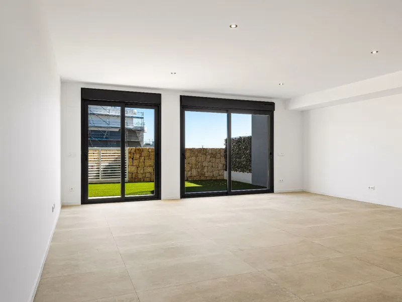 Ground-Floor Duplex with Private Garden and Sea Views in Finestrat, Alicante