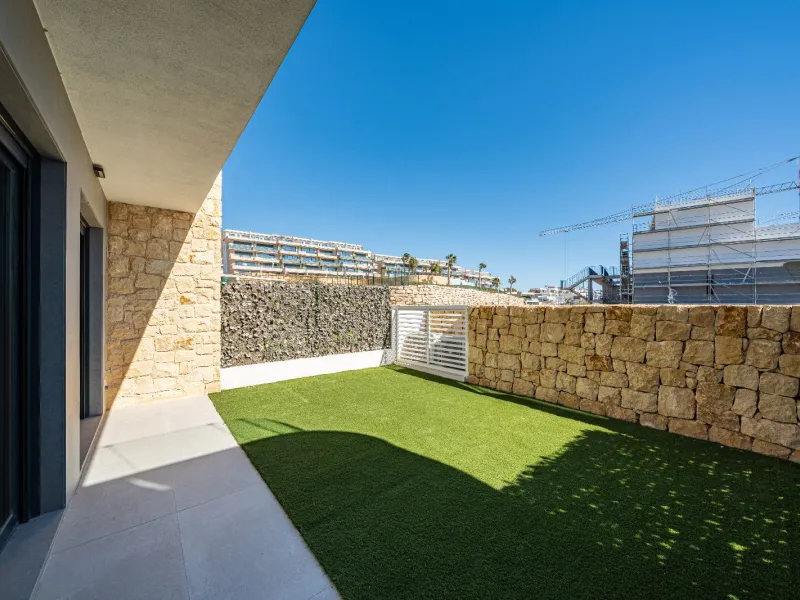Ground-Floor Duplex with Private Garden and Sea Views in Finestrat, Alicante