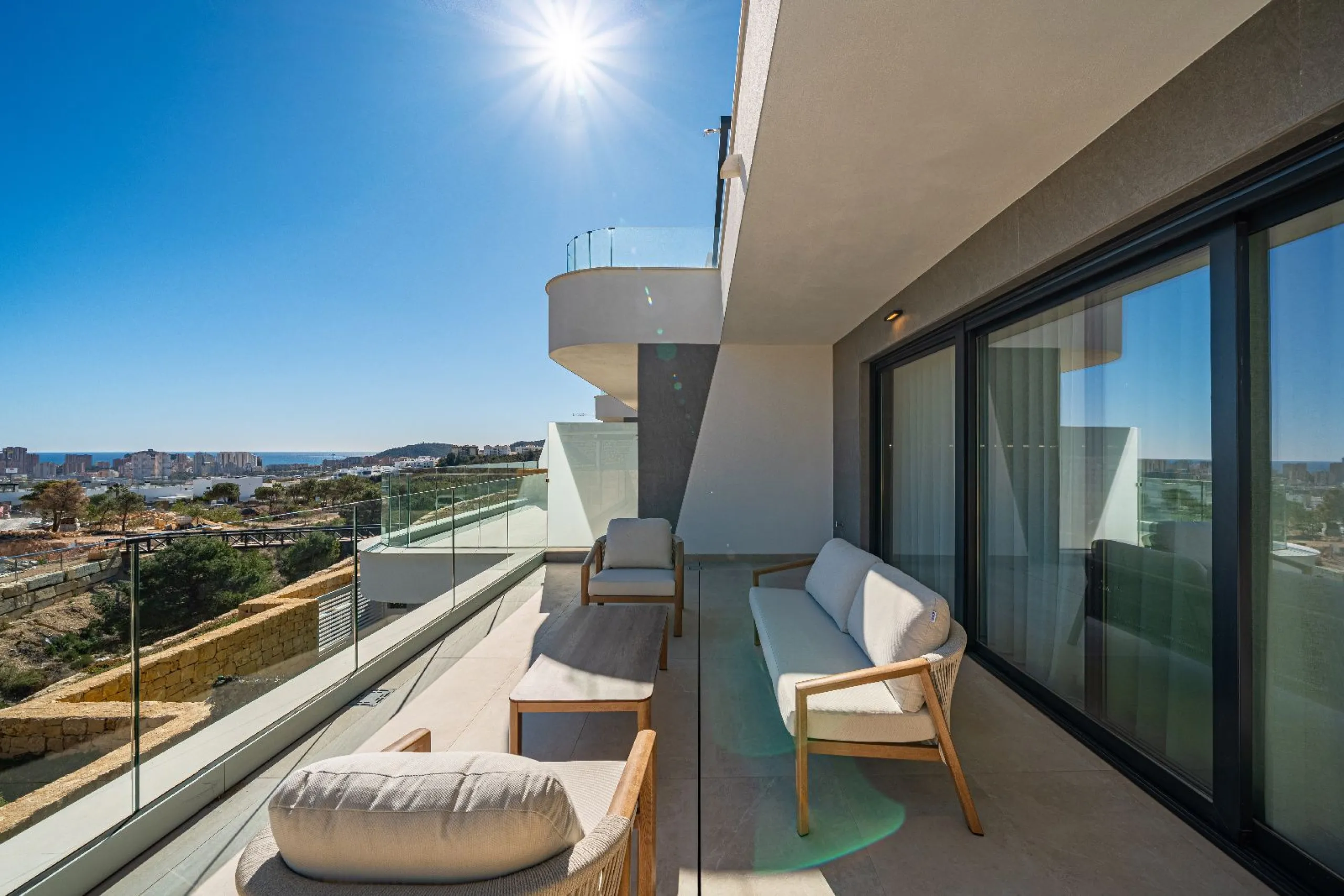 Ground-Floor Duplex with Private Garden and Sea Views in Finestrat, Alicante