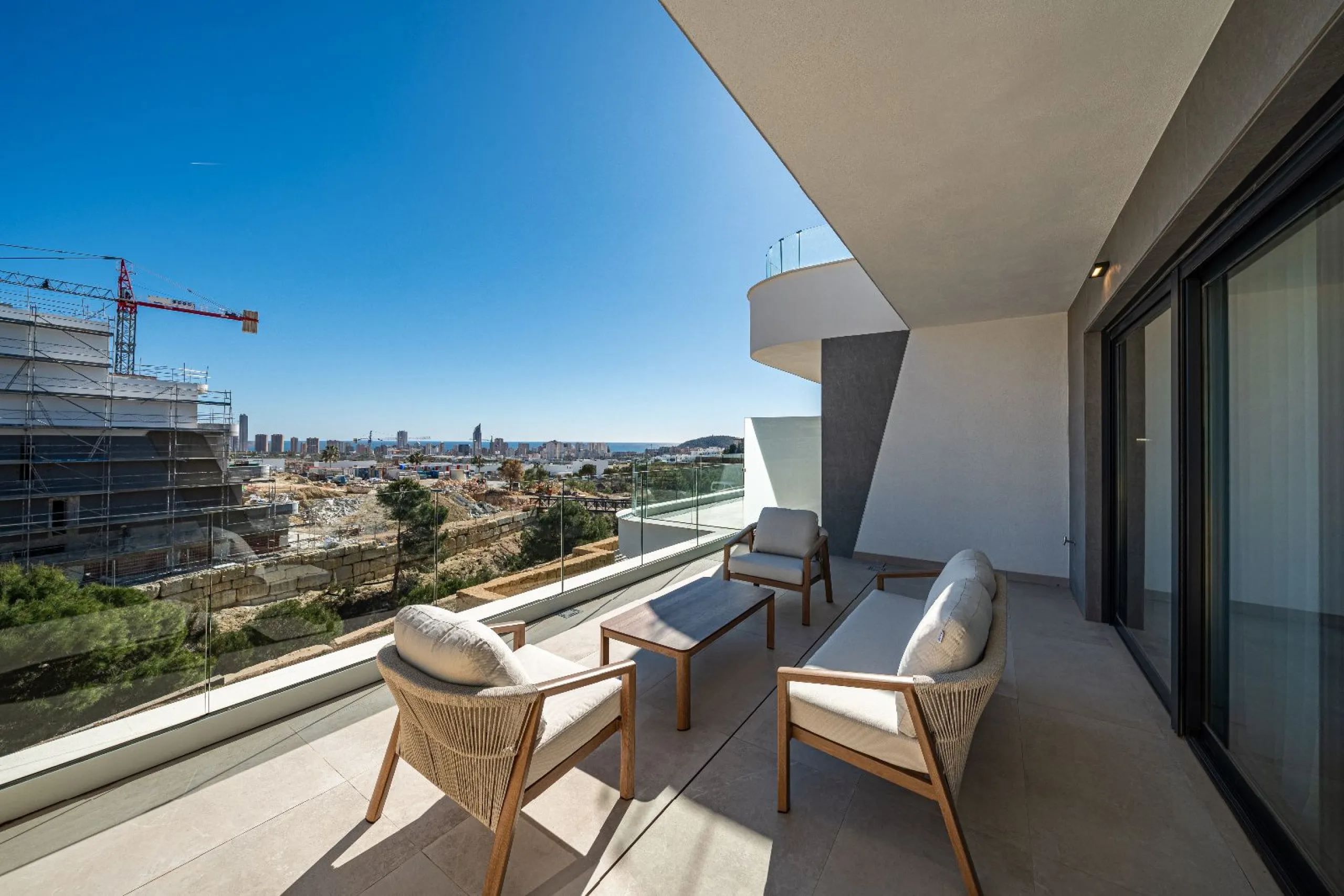 Ground-Floor Duplex with Private Garden and Sea Views in Finestrat, Alicante