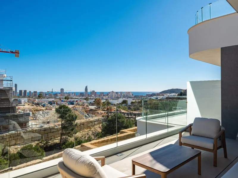 Ground-Floor Duplex with Private Garden and Sea Views in Finestrat, Alicante