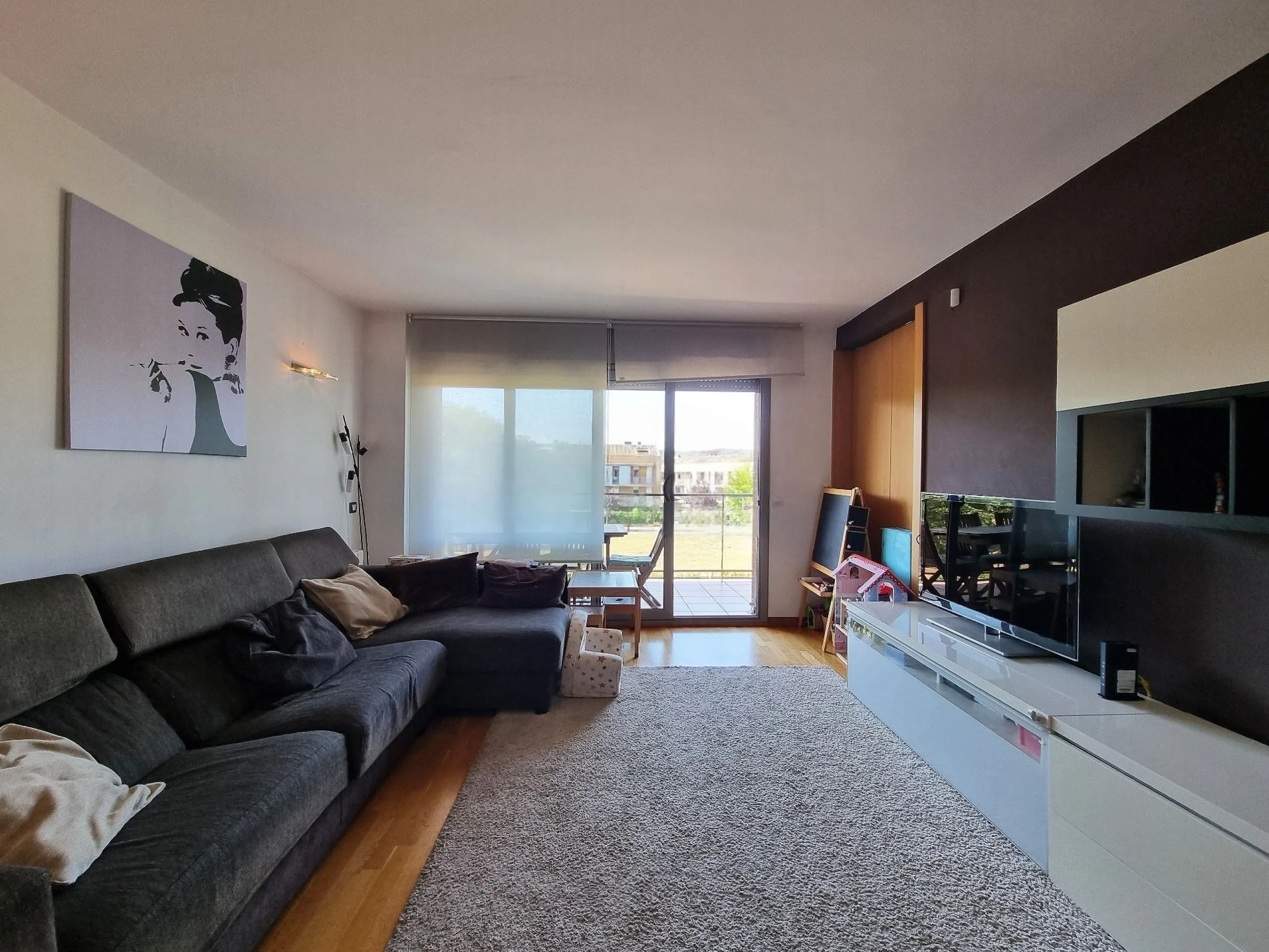 Bright Apartment with Large Terrace and Parking in Can Cabassa, Sant Cugat, Barcelona