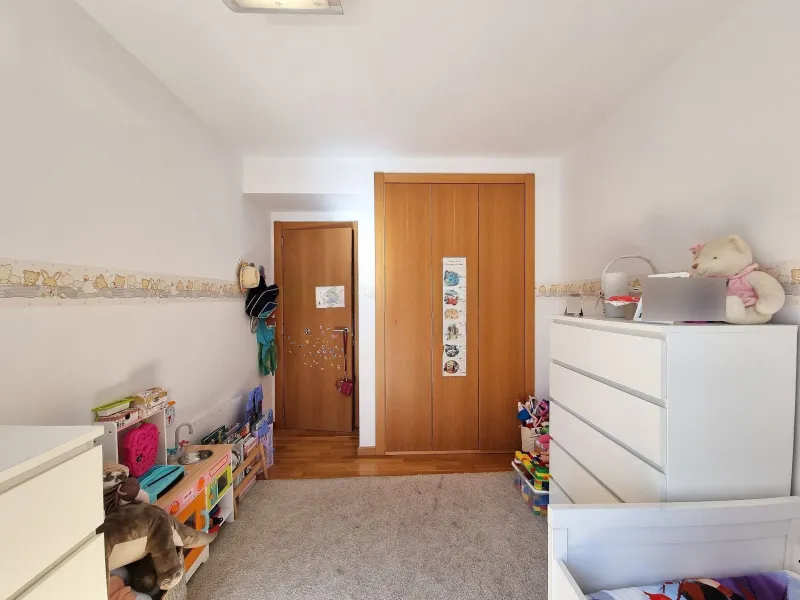 Bright Apartment with Large Terrace and Parking in Can Cabassa, Sant Cugat, Barcelona