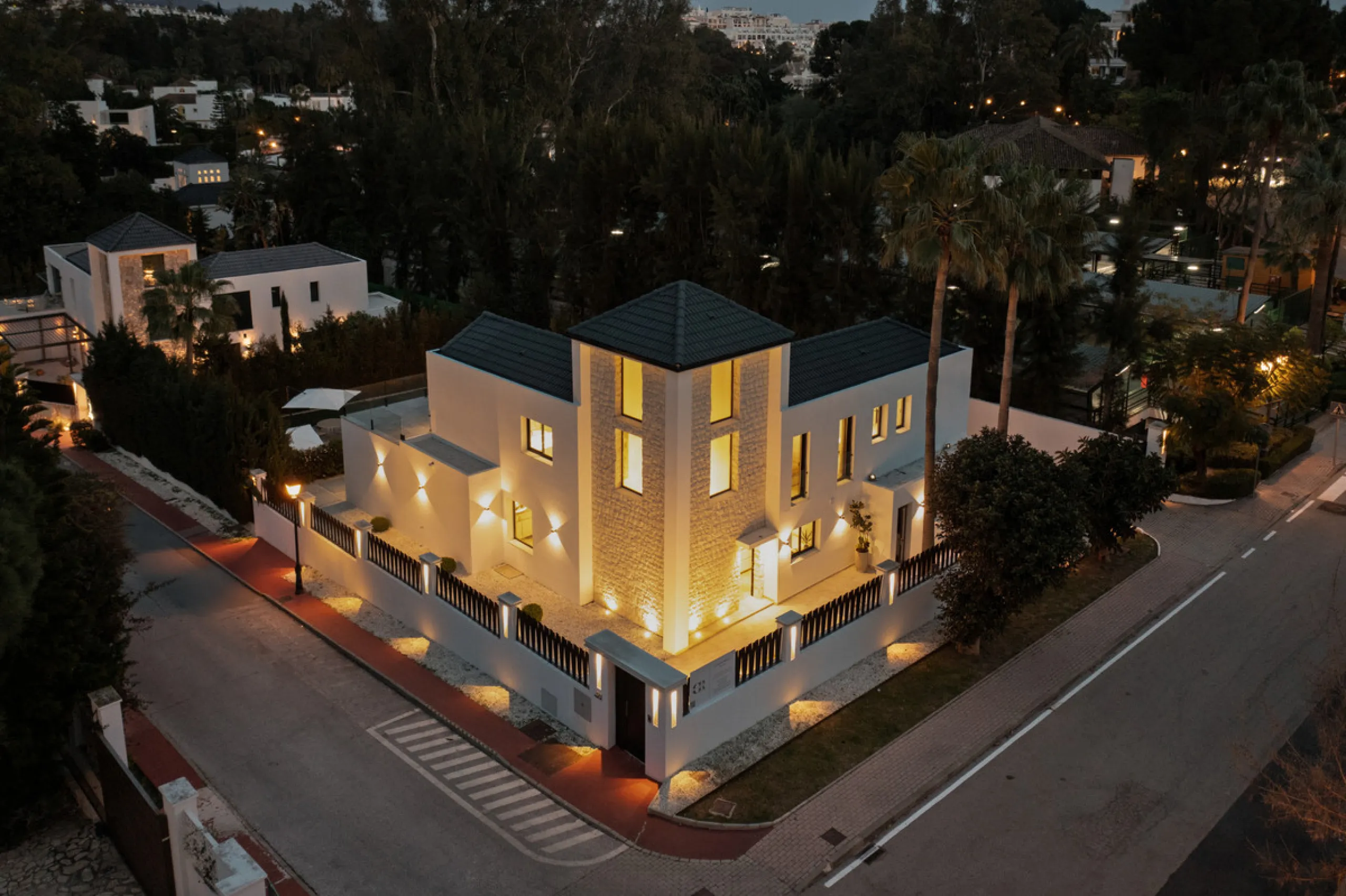 Introducing this fully renovated villa, ideally situated on a quiet cul-de-sac in the highly sought-after area of Las Brisas, just a short walk from Las Brisas Golf Club.