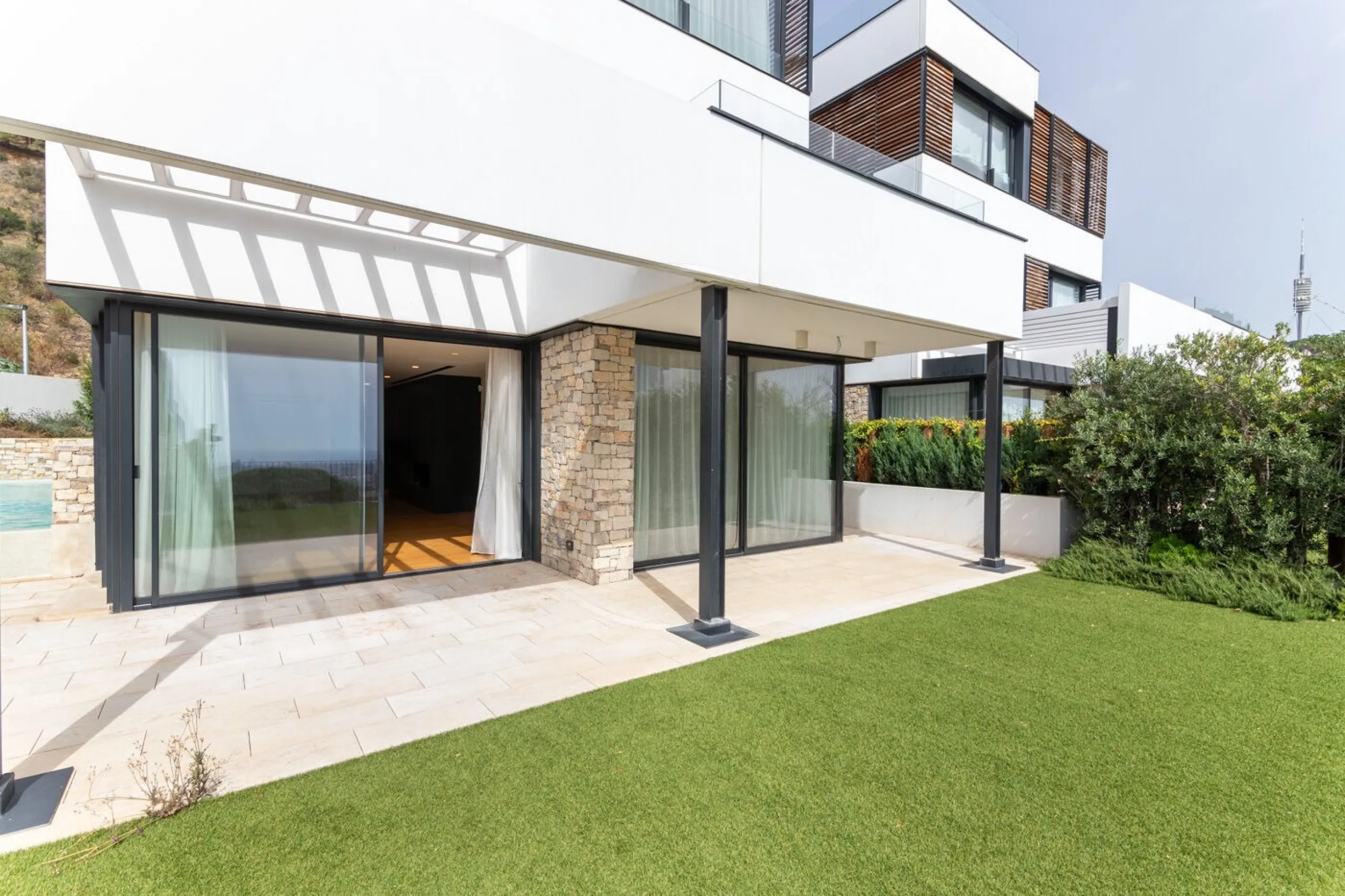 Newly Built Luxury Home with Views and Pool in Sarria, Barcelona