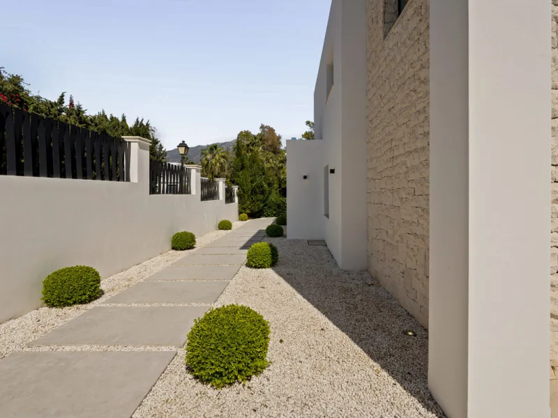 Introducing this fully renovated villa, ideally situated on a quiet cul-de-sac in the highly sought-after area of Las Brisas, just a short walk from Las Brisas Golf Club.
