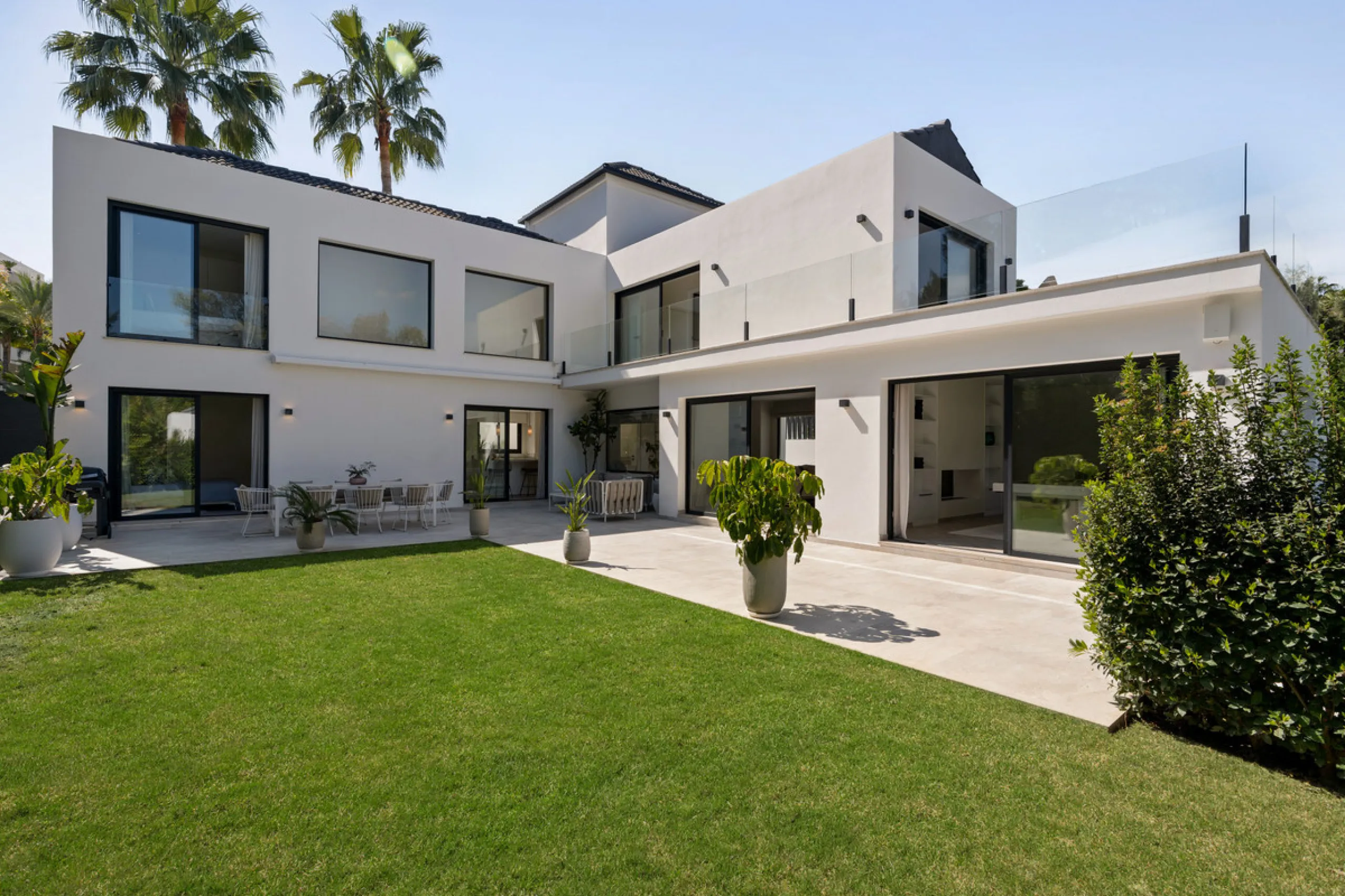 Introducing this fully renovated villa, ideally situated on a quiet cul-de-sac in the highly sought-after area of Las Brisas, just a short walk from Las Brisas Golf Club.