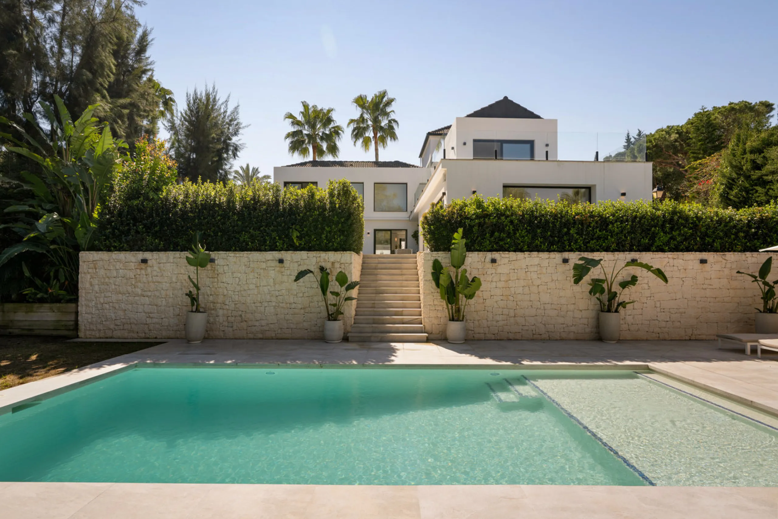 Introducing this fully renovated villa, ideally situated on a quiet cul-de-sac in the highly sought-after area of Las Brisas, just a short walk from Las Brisas Golf Club.