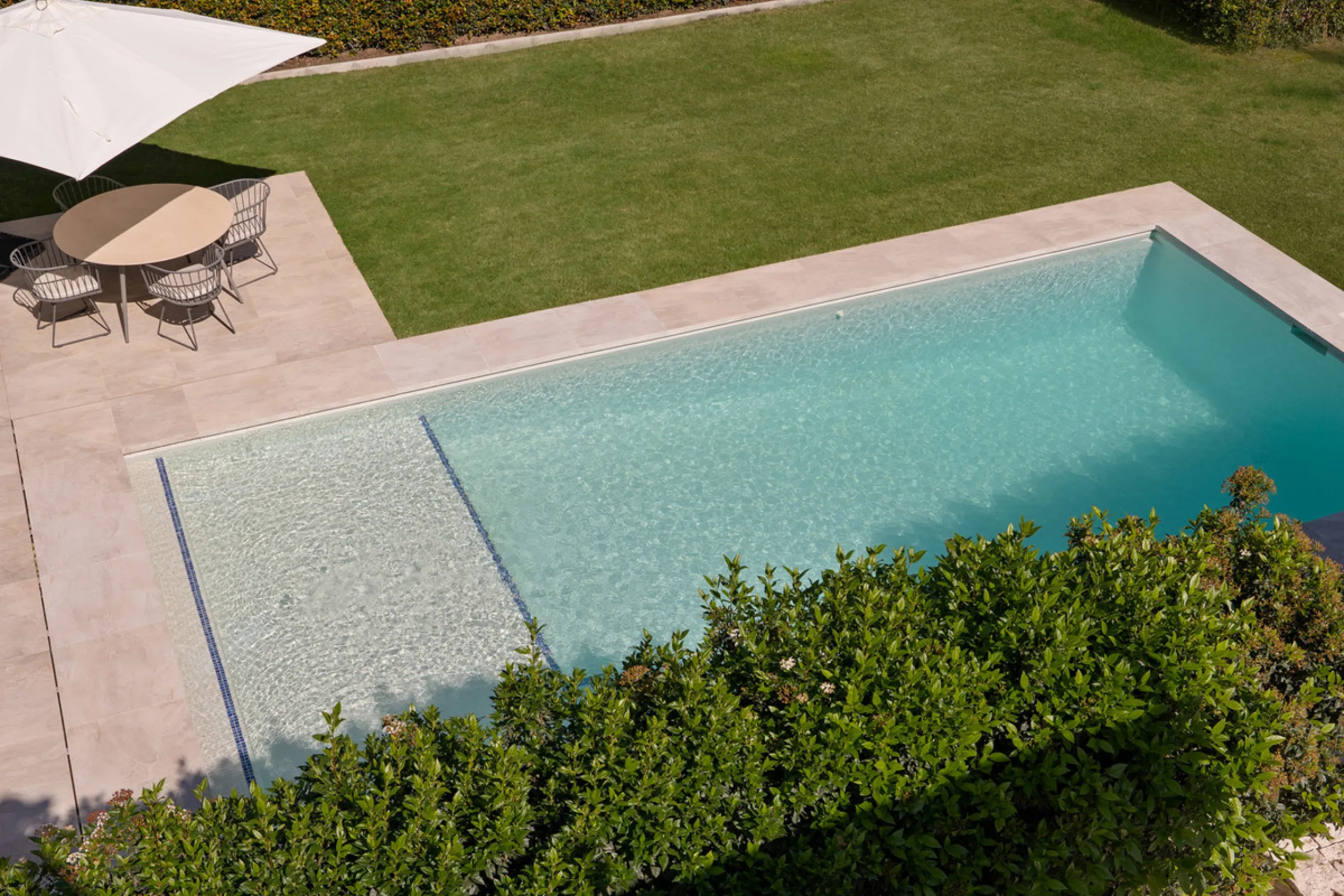 Introducing this fully renovated villa, ideally situated on a quiet cul-de-sac in the highly sought-after area of Las Brisas, just a short walk from Las Brisas Golf Club.