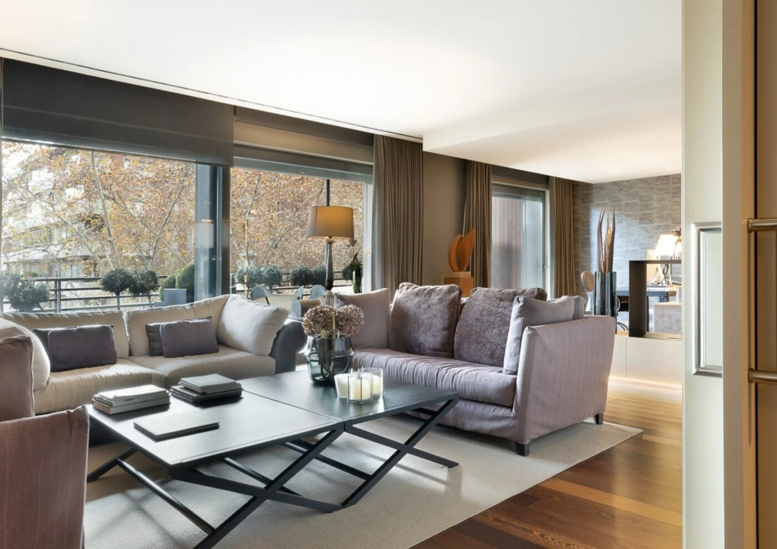 Spacious Refurbished Apartment with Terrace and Pool in Bonanova, Barcelona