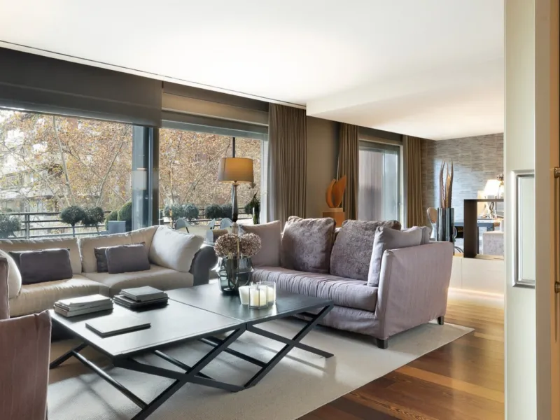 Spacious Refurbished Apartment with Terrace and Pool in Bonanova, Barcelona