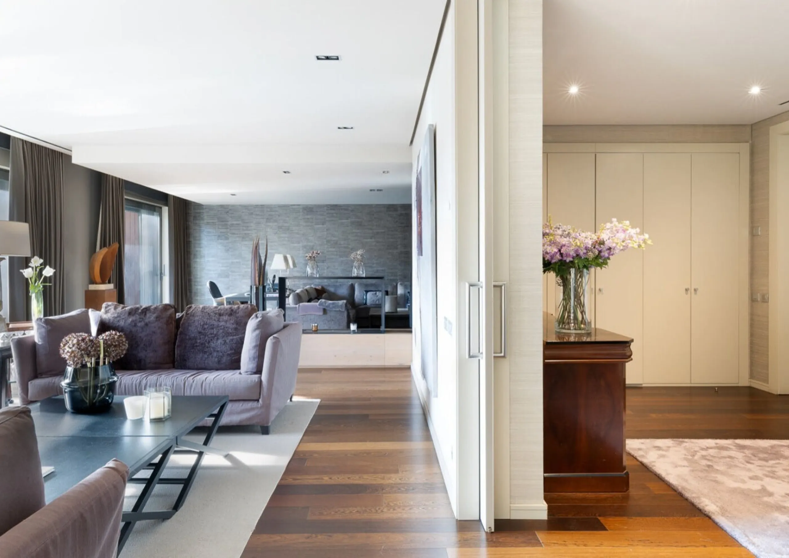 Spacious Refurbished Apartment with Terrace and Pool in Bonanova, Barcelona