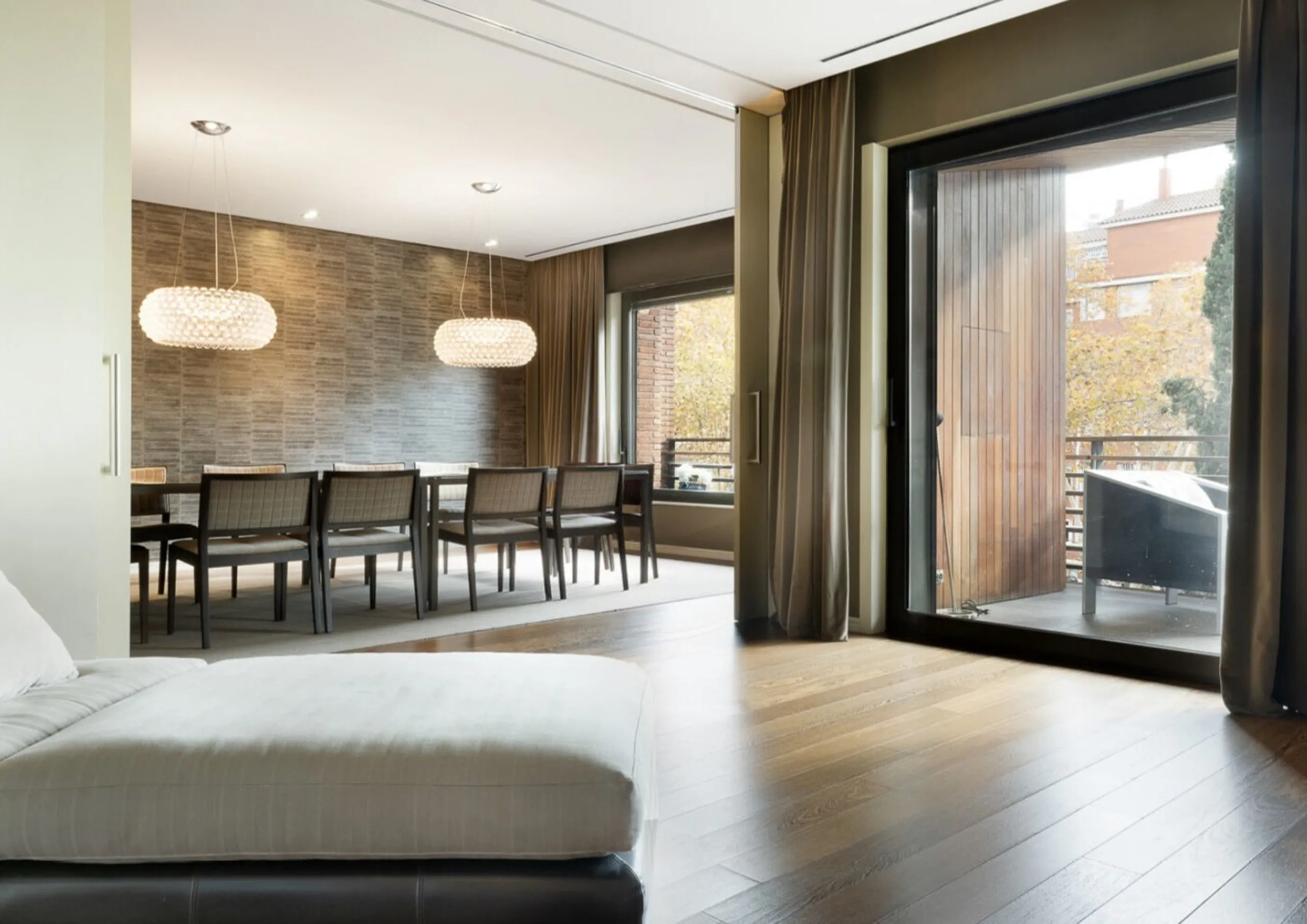 Spacious Refurbished Apartment with Terrace and Pool in Bonanova, Barcelona
