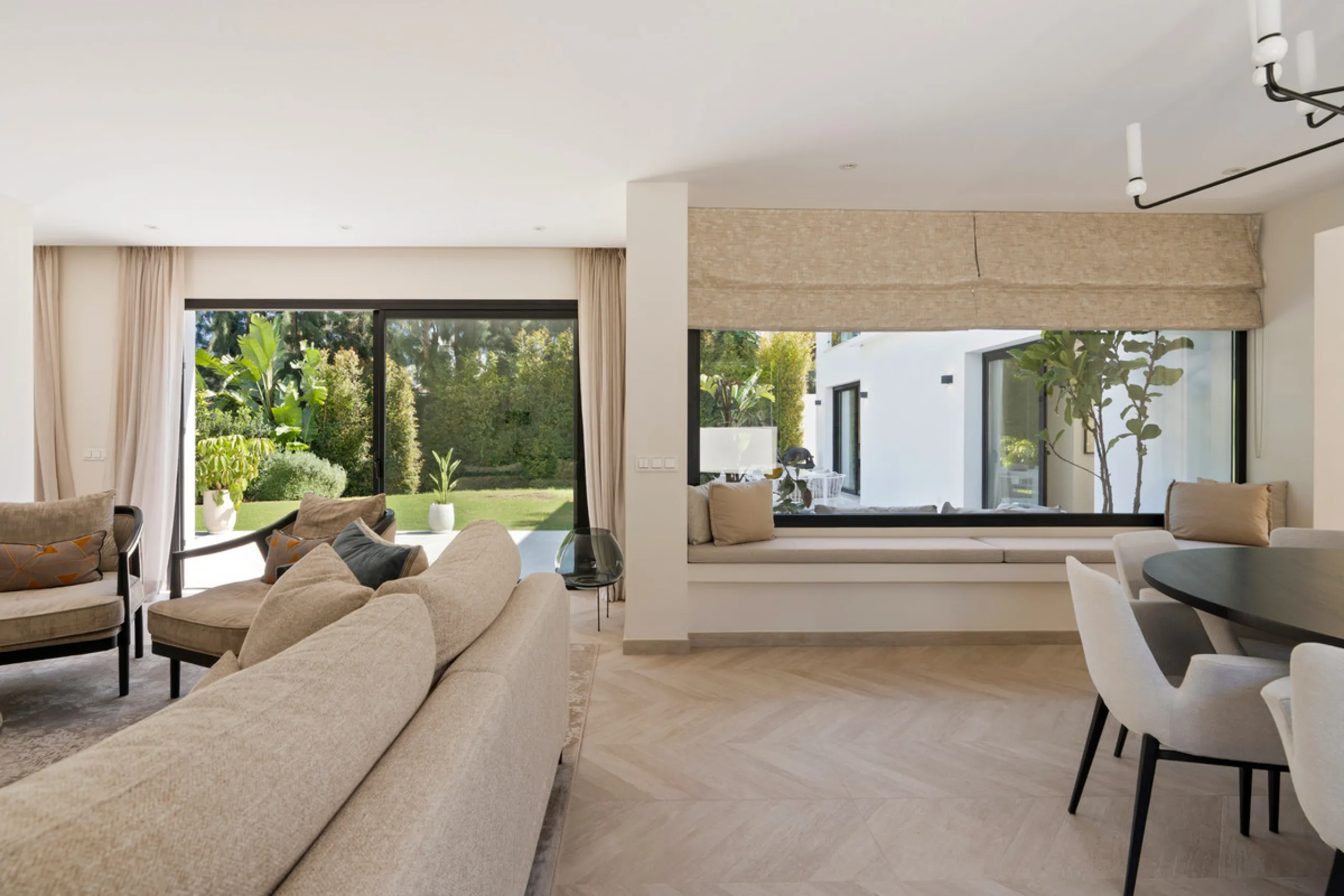 Introducing this fully renovated villa, ideally situated on a quiet cul-de-sac in the highly sought-after area of Las Brisas, just a short walk from Las Brisas Golf Club.