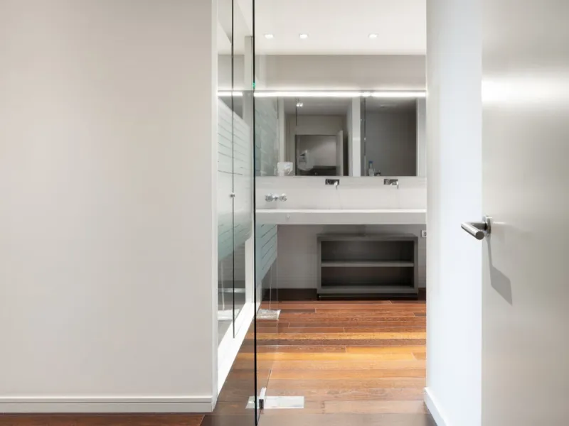 Spacious Refurbished Apartment with Terrace and Pool in Bonanova, Barcelona