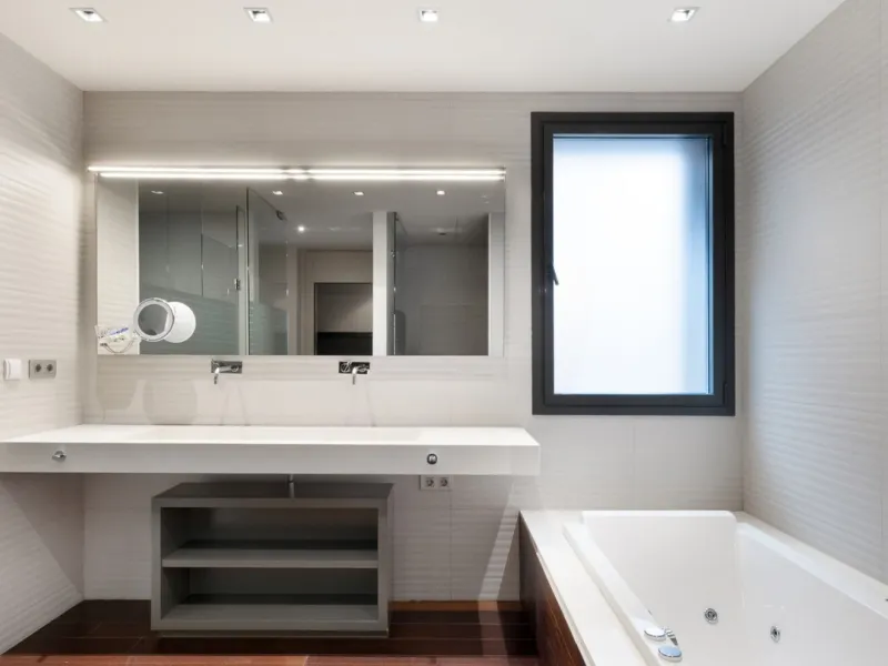 Spacious Refurbished Apartment with Terrace and Pool in Bonanova, Barcelona